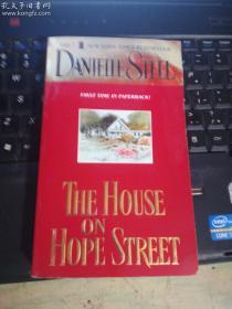 DANIELLE STEEL THE HOUSE ON HOPE STREET（无翻看）