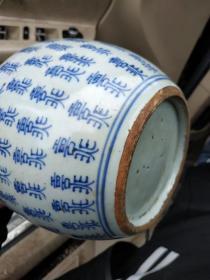 民窑百寿青花罐，百寿字体各异，于书法篆体写法有重要价值，各擅其妙，全品无损。
