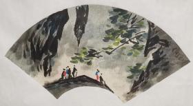 《春游》扇面 60*26.5国画 山水画，当代山东书画家 曲晨，1952年生于黑龙江省伊春市。又名雪鸿，号：里口山人，酒痴，疯子、狂人、浪人。斋名：皈一山庄，风雪堂，清隐居，风云堂。 祖籍山东龙口，在其母亲的影响下六岁习画，孩童时每每画成必要左邻右舍夸奖一番以示高兴。成年后由于对绘画的痴迷两度婚姻失败，造成精神极度分裂并入院数次。 曲晨的绘画艺术充分吸纳古今中外之……