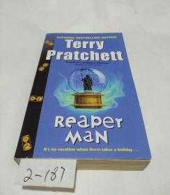 TERRY PRATCHETT