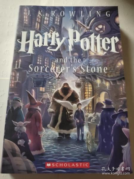 Harry Potter and the Sorcerer's Stone (Harry Potter Series, Book 1)