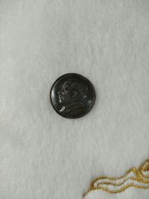 五十年代   毛主席银像章1个，(国营武汉金饰店制，98银)