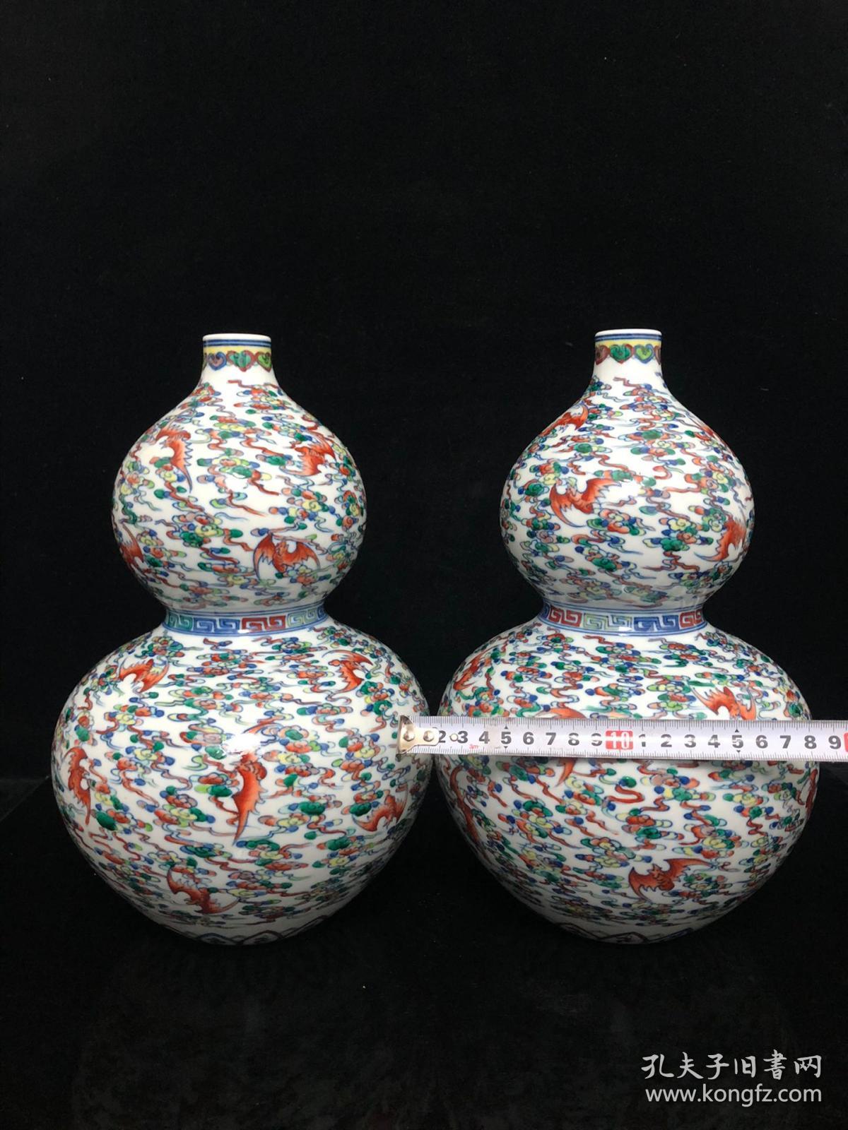 清青花斗彩蝙蝠纹葫芦瓶一对