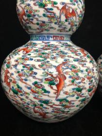 清青花斗彩蝙蝠纹葫芦瓶一对