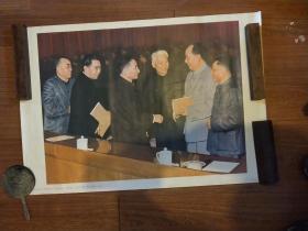 八十年代宣传画，毛泽东、朱德、周恩来、刘少奇、邓小平、陈云在一起（76X53厘米）