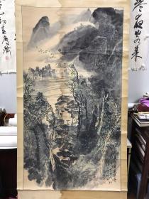 张复兴，1946年生，天津人，祖籍山西。系文化部中国画学会常务理事、文化部中外文化交流中心中国山水画创作院副院长、中央文史馆书画院研究员、中国友联画院画家、北京人文大学书画艺术学院特聘教授、广西美协顾问、广西艺术学院名誉教授、广西政协文史研究馆馆员、中国美术家协会会员、一级美术师。[