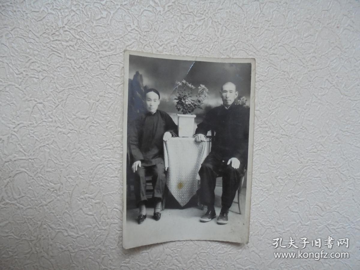 民国至解放初期小脚三寸金莲老中年夫妇老照片