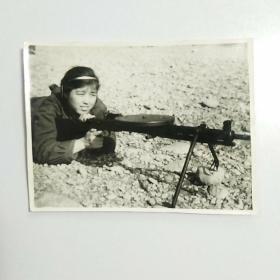 老照片 女民兵 机枪