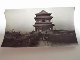 清末北京中轴线主题城门楼城墙西方游客蛋白老照片一张