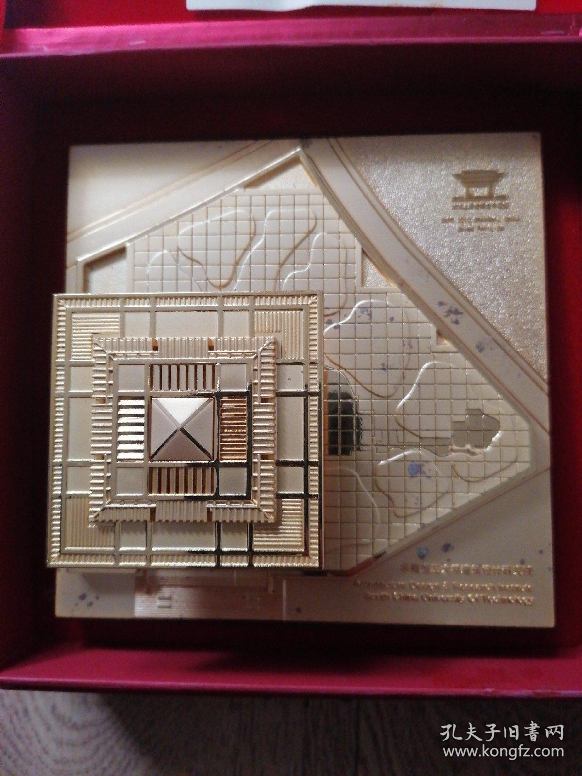 2010年上海世博会中国会馆模型    （镀金）  东方之冠