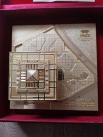 2010年上海世博会中国会馆模型    （镀金）  东方之冠