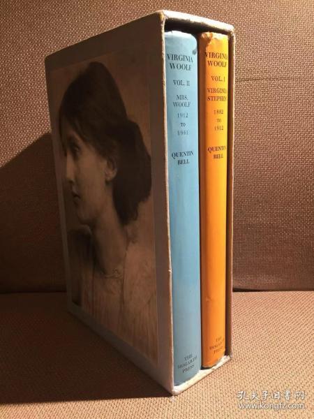 Virginia Woolf: A Biography（昆汀·贝尔《伍尔夫传》，两卷本，传记经典，配插图，精装大开本，带护封，带书匣，1973年老版本）