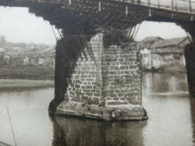 【百元包邮】1920年代古旧书页影像  一张双页双幅《衡山南岳庙正殿；醴陵渌江桥（湘东第一桥，有800余年的历史）》（Heng shan，Nan yüo miao，Haupthalle；Lilinghien，Brücke） 纸张尺寸约30.3×23.5厘米（197-198C）
