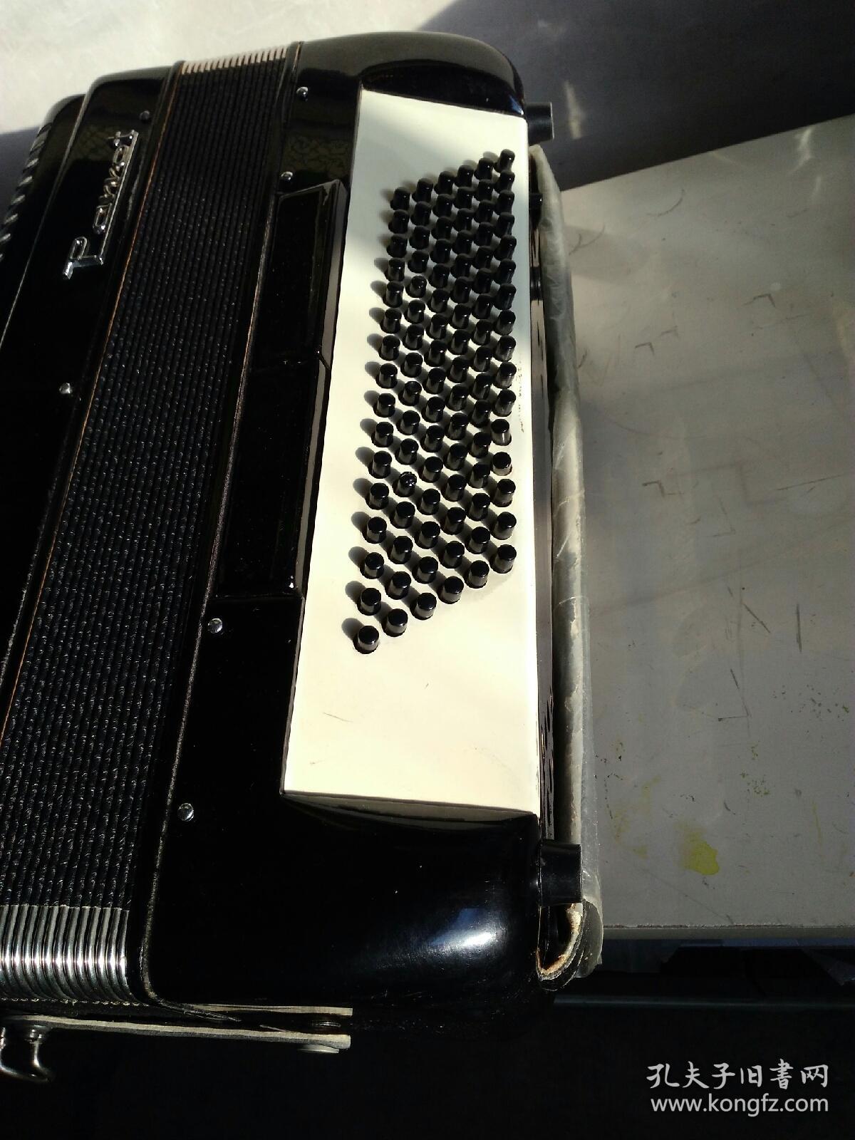 鸚鹉牌96贝斯37鍵手风琴