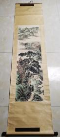 井西居士 祁昆绘山水画|  “拟云西老人笔意 辛巳四月   井西居士 祁昆” 
【131×38厘米】老装老裱
 祁昆晚年成熟作品