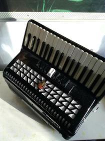 鸚鹉牌96贝斯37鍵手风琴
