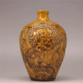 龙凤呈祥浮雕黄釉瓶