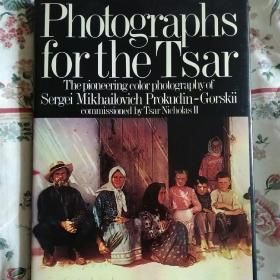 献给沙皇的照片 早期俄国地理民俗照片集
尼古拉二世赞助
PHOTOGRAPHS FOR THE TSAR