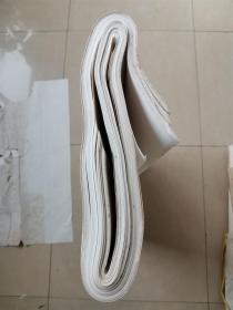 包真约90年代 (红星牌) 红星二厂(邵洛羊)定制宣纸 ,内有(洛羊书画)水印暗记  玉版 四尺一刀 100张整 边上有自然旧黄斑，手感佳