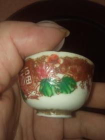 清代福字花鸟小茶杯一对(一个有小冲线)胎质通透如玉  上品