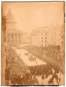 法国文豪 雨果 1885年6月1日国葬出殡现场照片 送葬队伍抵达终点万神殿真实场景