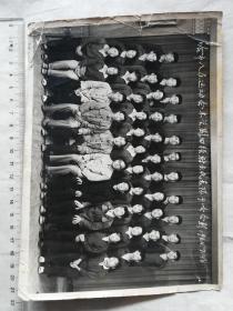 老照片(60年代，哈市八届运动会木兰县田径射击代表队于哈合影)