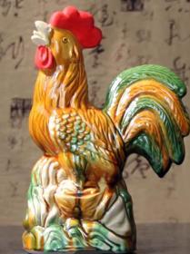陶瓷鸡摆件唐三彩大红公鸡客厅装饰品家居摆设礼品大吉大利