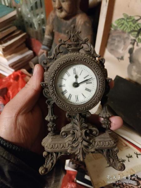 早期西洋铜闹钟，走字正常，工艺精湛。
