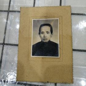 妇女照片(黑衣)