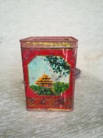 60年代北京铁皮茶叶筒，9*9*12.8cm，无盖。