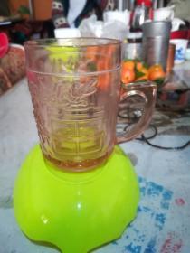 60年代浮雕玻璃喜鹊登梅双喜字茶杯，10*7.5*10.5cm