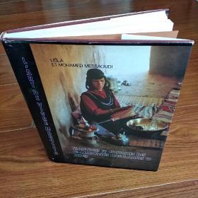 意大利语：TRADITIONS ET COUTUMES DES（我不懂外语，不知道是什么书，请买家自鉴。）