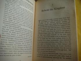 THE WEALTH OF THE WINDSORS <温莎王朝的财富>>英文原版插图本 大32开