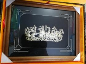 苗银画一个，带礼盒