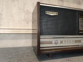 六十年代莺雀牌收音机老上海收音机