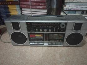 日本SANYO《三洋》收录机，老式三用录音机。卡带能正常唱     长54高22   声音稍有影响