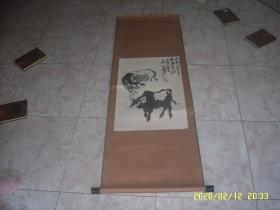 画家张潭（齐白石弟子）绘画作品 牛图 尺寸对比地板是50CM