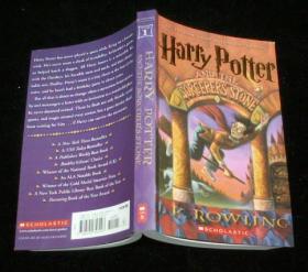 哈利波特与魔法石英文版Harry Potter and Philosophers Stone