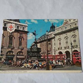 英国伦敦《皮卡迪利广场与爱神雕像》明信片(英国出版)