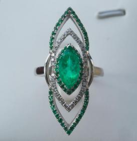 18白K金天然祖母绿钻石戒指 14.5号手寸 总重4.4克宝石重1.23克拉