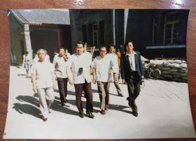 八九十年代 吉林书画院院长 黄秋实 原版照片（内收生活照及活动照，和李可染、范曾等众名家合影）61张合售