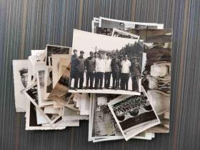 前后时期 文艺兵及战友、家庭 老照片 一组 七十余张（第一张照片左五为著名表演艺术家高元钧）HXTX311932