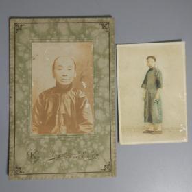 王-芝青、沈-澧莉母女旧藏：林纾/陈石遗学生、著名画家、原上海文史馆馆员 王芝青 家族老照片 二张（其中一张先母徐太夫人遗像）  HXTX313538