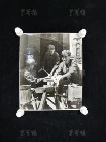七十年代 “解放军做木工”老照片一大幅（尺寸：38*30.5cm） HXTX313618