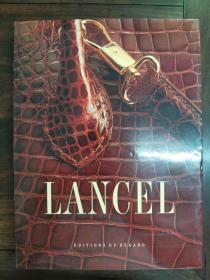 《LANCEL》Lancel （兰姿） 是有着百年历史的法国箱包品牌，以贵族化的设计理念，为彰显地位（有函套）