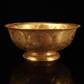 珍藏铜鎏金碗
重232克  直径13厘米  宽5.5厘米