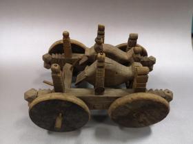 清代     木制      儿童玩具      游戏专题资料      《爷爷给孙子的礼物—四轮音乐车》       一辆！！     极少见 ！！  做工精致，极富趣味性！！！车轮轻便灵活、还可以正常玩…………