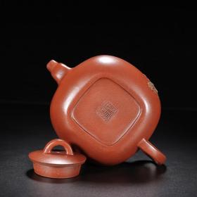 紫砂壶
品名：喜上眉梢
尺寸：15/8cm
容量：350cc