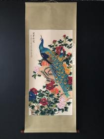 富贵绮霞，四尺纯手绘作品，一物一图
裱好尺寸：200*90cm
画芯尺寸：136*68cm