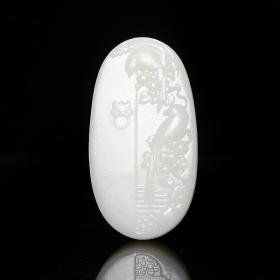 精品和田玉 喜事临门
品名：喜事临门
尺寸：4.1*2.1*0.8cm
重量：15.2g
描述：精品和田玉【喜事临门】喜事连连前程锦,工作顺利步步高。精雕门前柿子硕果累累，柿和事同音，寓意“事事如意，百事大吉”。喜鹊登枝有着喜事降临的吉祥预兆，寓意喜上眉梢，生活美满，给人带来平安健康。